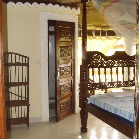Coconut Village Beach Resort Diani Beach Zewnętrze zdjęcie