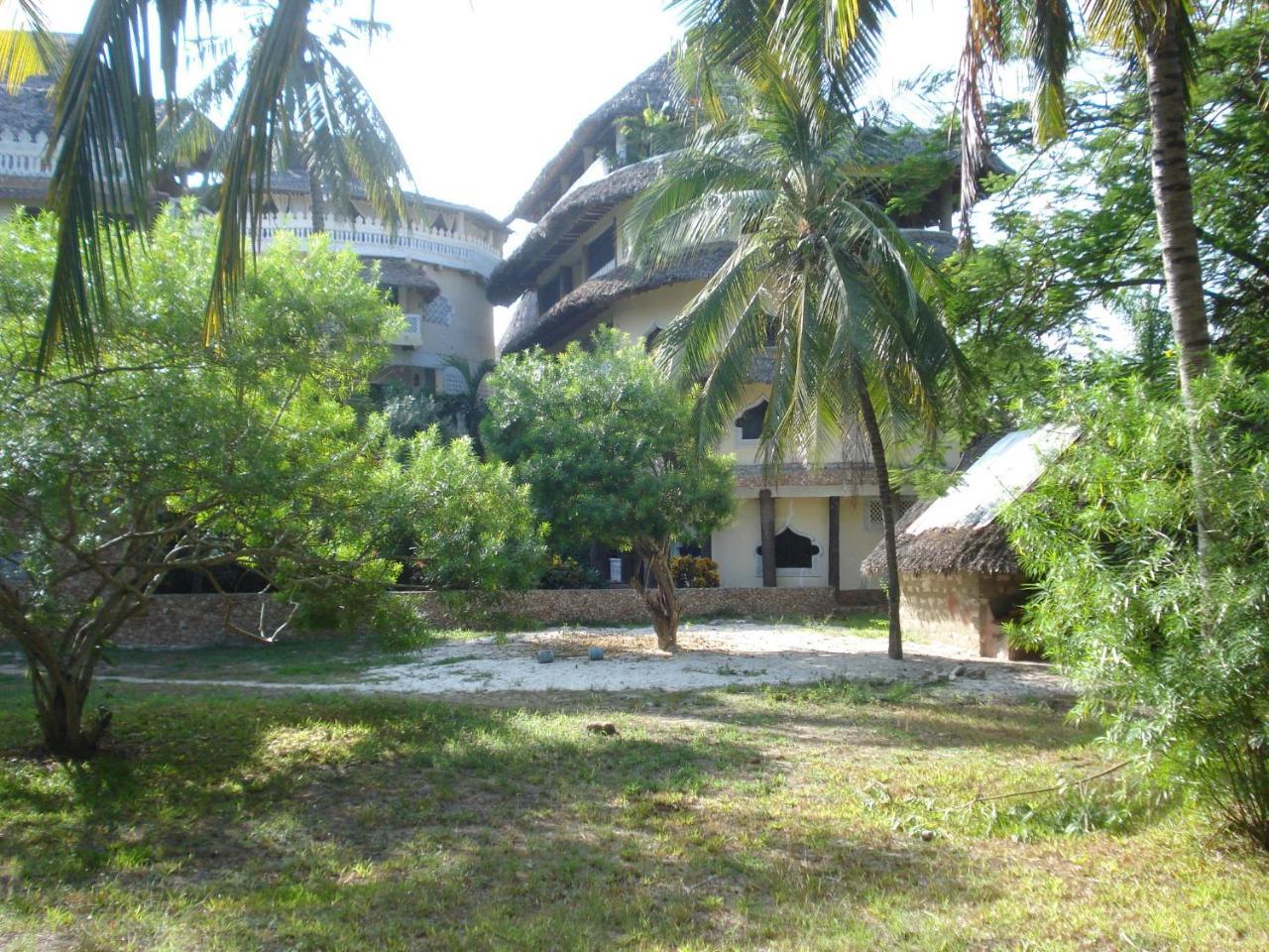 Coconut Village Beach Resort Diani Beach Zewnętrze zdjęcie